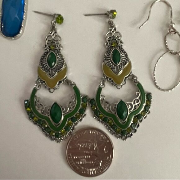 Bundle of Three Pairs of Dangly Earrings - Picture 5 of 5